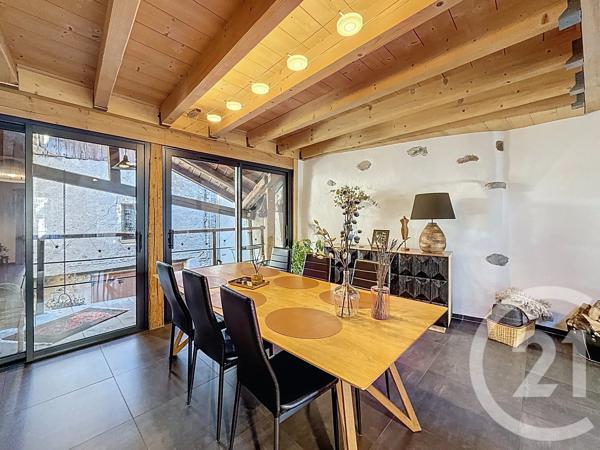 Maison à vendre  4 pièces - 137 m 2   TANINGES  - 74