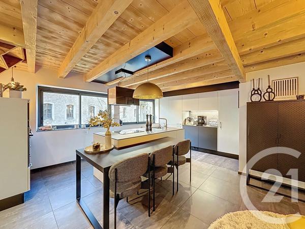 Maison à vendre  4 pièces - 137 m 2   TANINGES  - 74