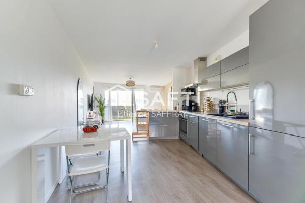 Appartement lumineux avec balcon et 2 places de parking