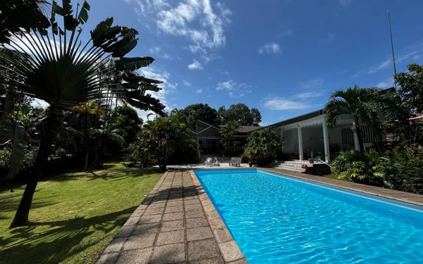 Maison à vendre    8 pièces •  Remire-Montjoly