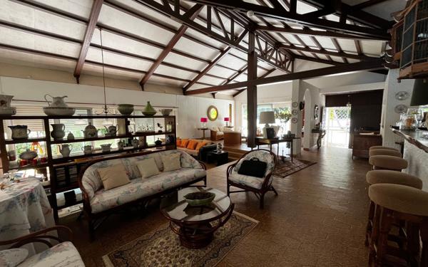 Maison à vendre    8 pièces •  Remire-Montjoly