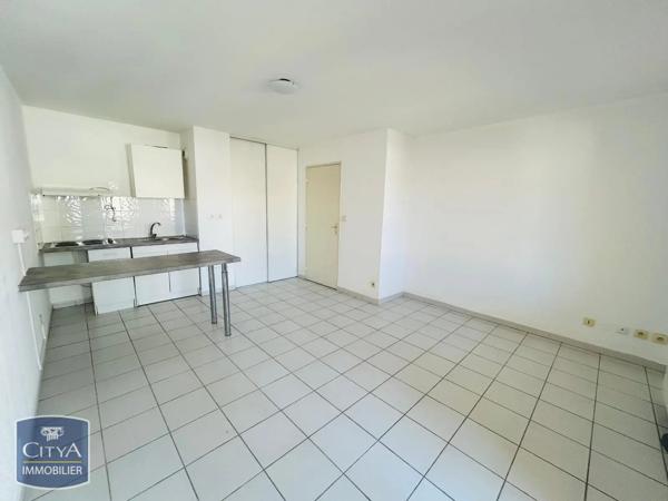 Appartement à louer 2 pièces 41m² Port-de-Bouc (13110)