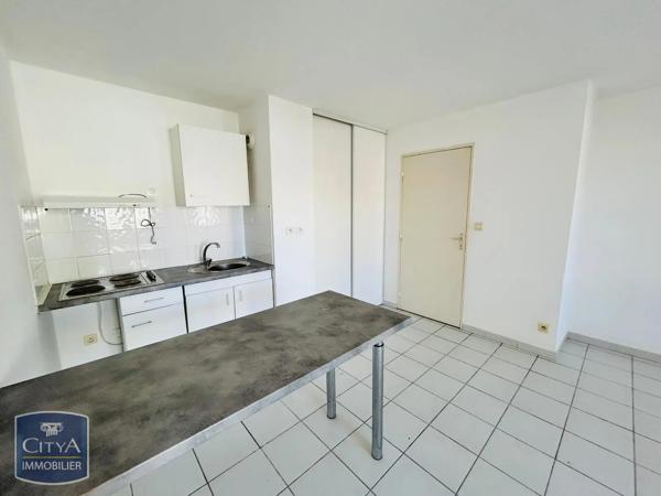 Appartement à louer 2 pièces 41m² Port-de-Bouc (13110)