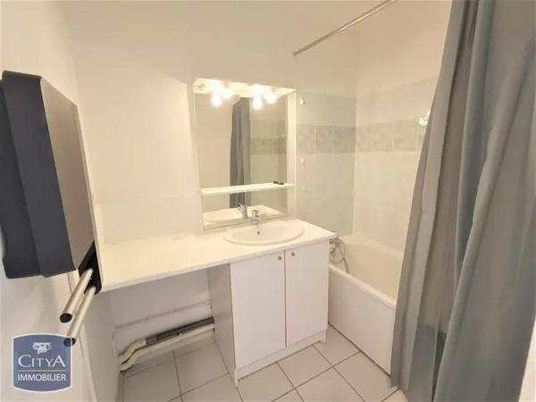 Appartement à louer 2 pièces 41m² Port-de-Bouc (13110)