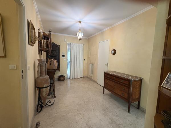 Appartement
         3 pièces
        - 96 m² 520 000 € *