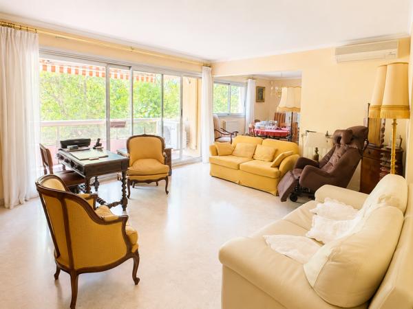 Appartement
         3 pièces
        - 96 m² 520 000 € *