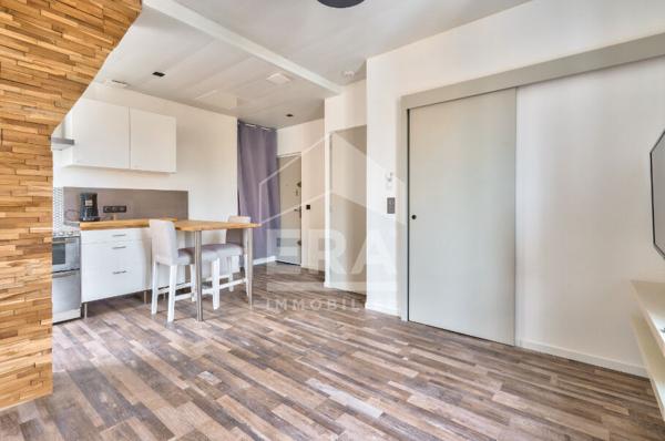 Appartement Marseille 1 pièce 22 m2 Pont de vivaux  INVESTISSEMENT CALME -LUMINEUX  DERNIER ÉTAGE