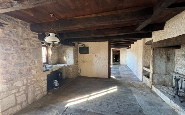 Maison à vendre    3 pièces •  Goutrens