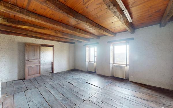 Maison à vendre    3 pièces •  Goutrens