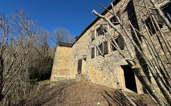 Maison à vendre    3 pièces •  Goutrens