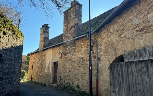 Maison à vendre    3 pièces •  Goutrens