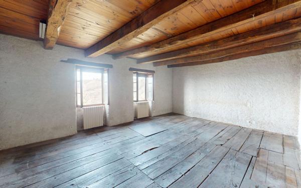 Maison à vendre    3 pièces •  Goutrens