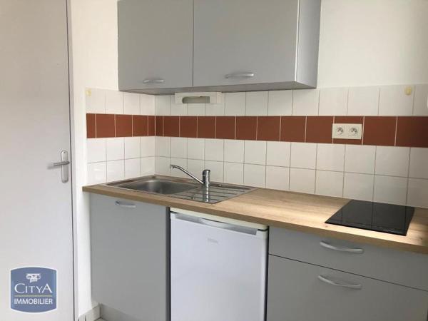 Appartement à louer 2 pièces 55.01m² Laval (53000)