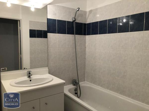 Appartement à louer 2 pièces 55.01m² Laval (53000)