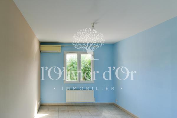 Vaison-la-Romaine (84110) Villa de plain pied avec piscine et garage