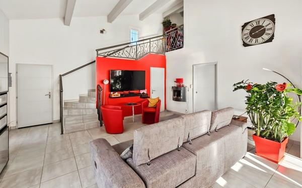 Maison à vendre    3 pièces •  Uzès