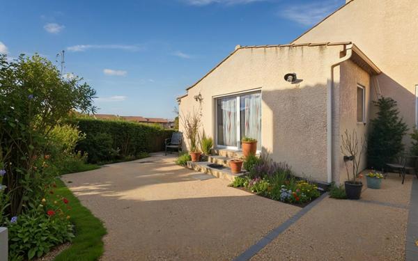 Maison à vendre    3 pièces •  Uzès