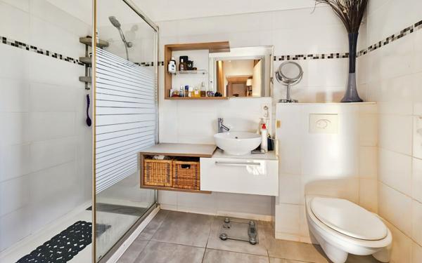 Maison à vendre    3 pièces •  Uzès