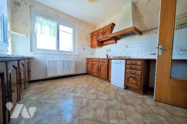 Quartier résidentiel calme de PONT-DU-CHATEAU - L'étude vous propose à la vente celle belle mai...
