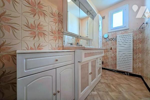 Quartier résidentiel calme de PONT-DU-CHATEAU - L'étude vous propose à la vente celle belle mai...