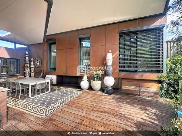 BORDEAUX  MAISON EN PIERRE RÉNOVÉE 345 M²  5 CHAMBRES  PISCINE  JARDIN PAYSAGER DE PLUS DE 1 500 M²