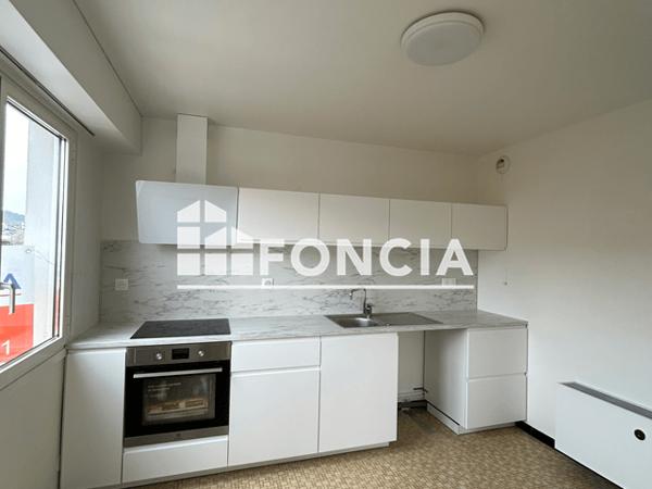 Location Appartement 3 pièces 73.09 m² - RUE DESIRE MARTIN Rouen 76000