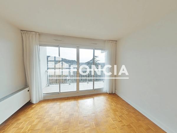 Location Appartement 3 pièces 73.09 m² - RUE DESIRE MARTIN Rouen 76000