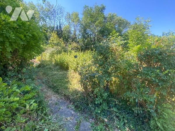 Maison à rénover de 75m² env sur sous-sol de 75m² env, terrain de 602m²