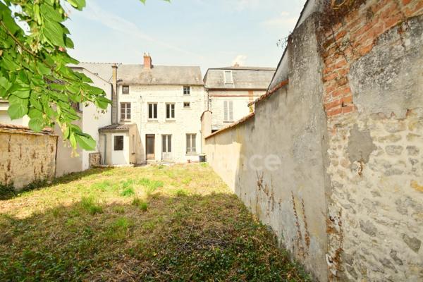 Immeuble à rénover au cœur de Méréville – Idéal investissement ou projet mixte pro/perso