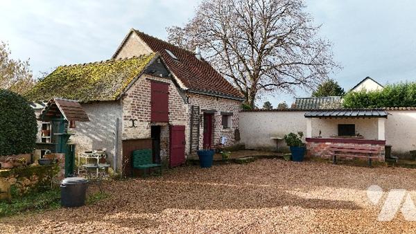 AUZOUER EN TOURAINE (37110) – Maison de village avec dépendances d’antan