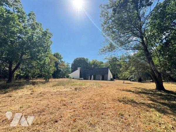 A vendre à MOËLAN-SUR-MER (29) UNE MAISON ARCHITECTURALE AU CoeUR DE LA NATURE

Originalité, ...