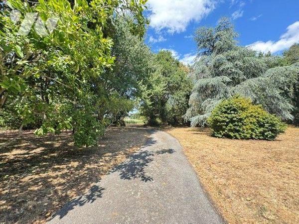 A vendre à MOËLAN-SUR-MER (29) UNE MAISON ARCHITECTURALE AU CoeUR DE LA NATURE

Originalité, ...