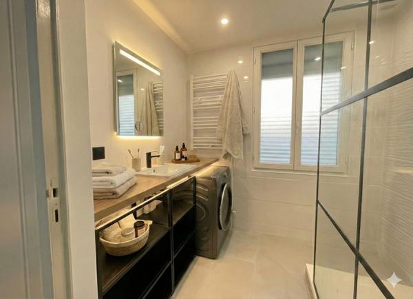 Actif immobilier rare aux portes du Groupama Stadium