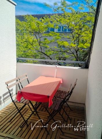 Duplex t3-Terrasse – place de Parking- Île de Nantes