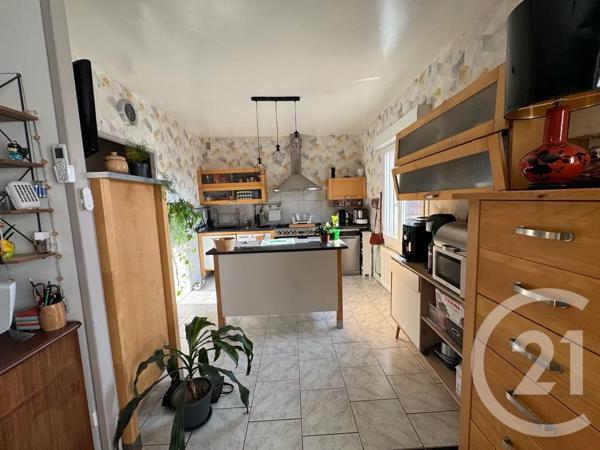 Maison à vendre  5 pièces - 99 m 2   SANSAC DE MARMIESSE  - 15
