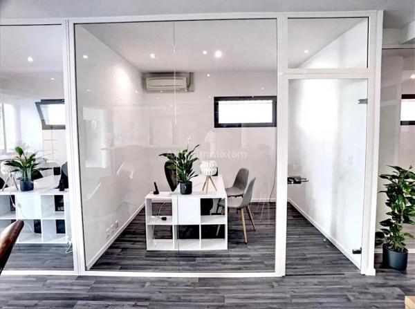 Location Bureau 1 pièces 14 m2 à Antibes