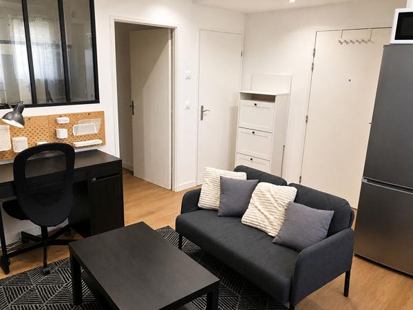 Gardanne centre ville - Studio meublé 26 m²  entièrement rénoivé.