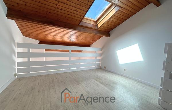 A 650 M DE LA PLAGE DE PONTAILLAC ET DE LA PLAGE DU PIGEONNI