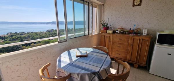 VUE PANORAMIQUE T5 AVEC TERRASSE!