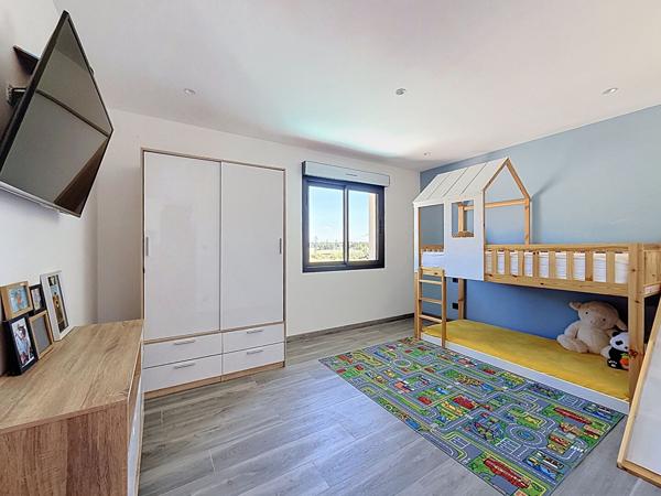 Maison contemporaine de 145m² habitable, 4 chambres,  un garage proches autoroute A 42