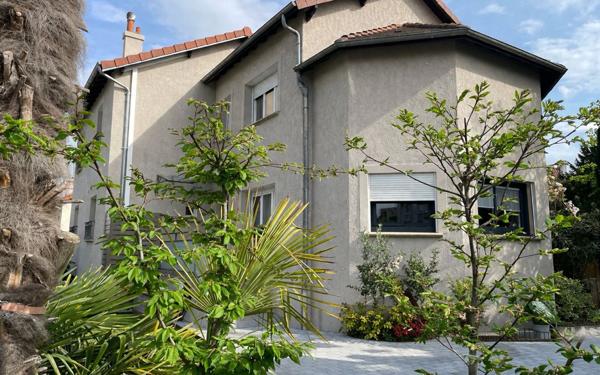 Maison à vendre    6 pièces • 154 m2 Saint-Maur-des-Fossés