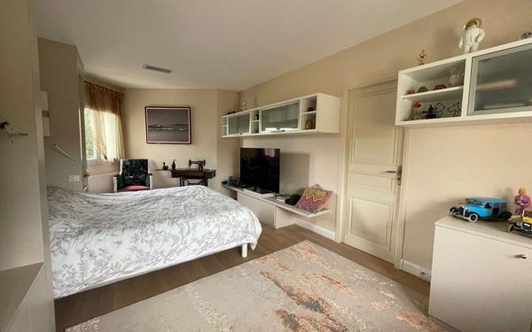 Maison à vendre    6 pièces • 154 m2 Saint-Maur-des-Fossés