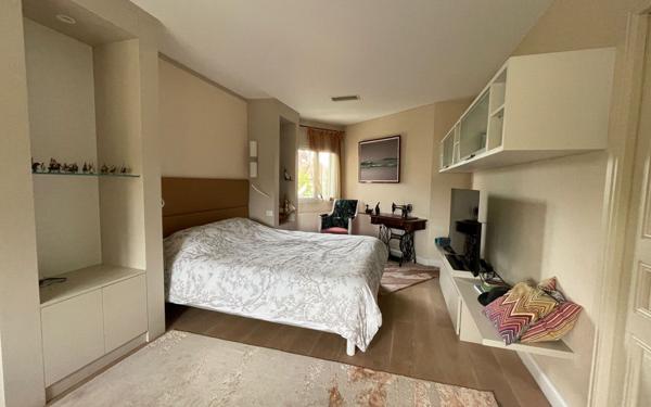 Maison à vendre    6 pièces • 154 m2 Saint-Maur-des-Fossés