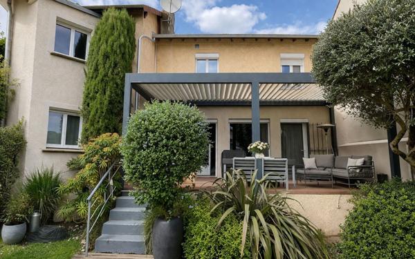 Maison à vendre    6 pièces • 154 m2 Saint-Maur-des-Fossés