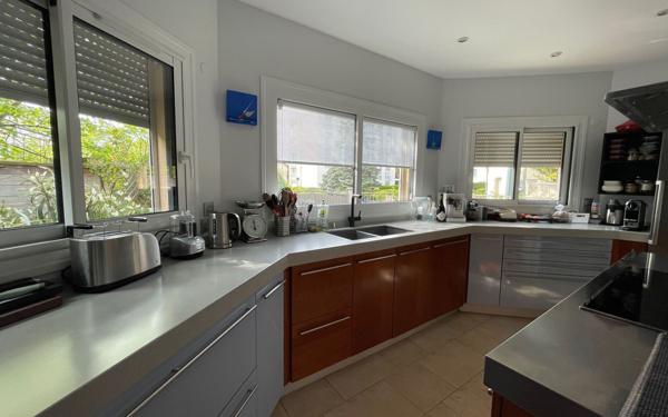 Maison à vendre    6 pièces • 154 m2 Saint-Maur-des-Fossés