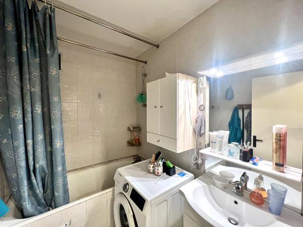 Aulnay-sous-Bois (93600) 3 Pièces avec parking, cave - futur métro