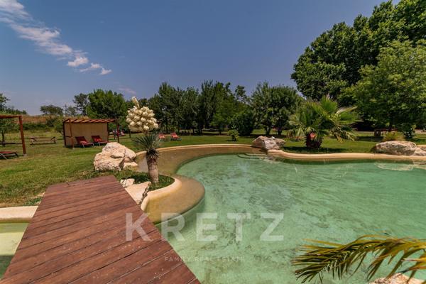 Propriété 6 chambres, 2 gîtes, piscine et parc de 2 hectares