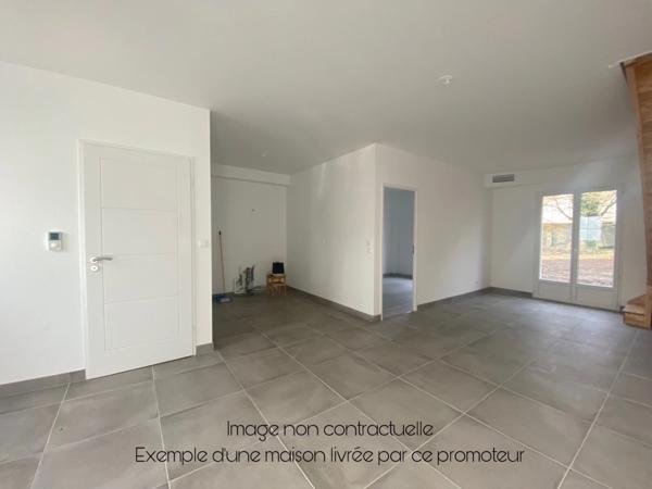A VENDRE SAINT MAXIMIN (60) - Appartement en REZ de JARDIN - PLAIN PIED T3 pièces + Parking X2