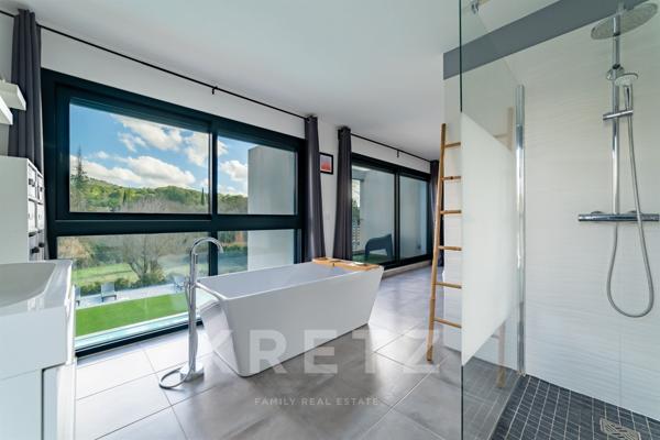 Villa d’architecte avec vue panoramique proche Aix-en-Provence