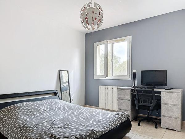 Jonquieres Saint Vincent VILLA 5 pièces122 m² PISCINE ET GARAGE